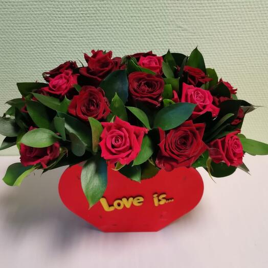 19 roses in a box the heart of Love is