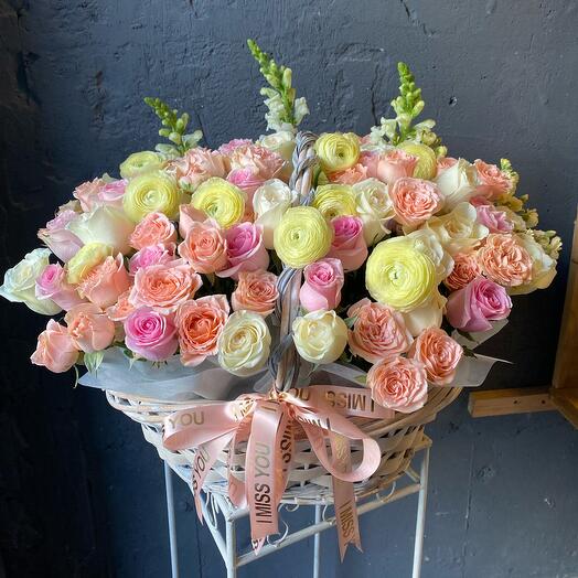Basket with roses