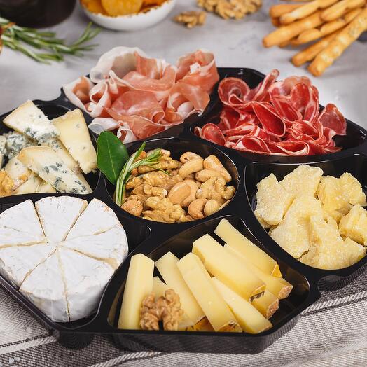 Gift plate "Cheese and cold cuts"