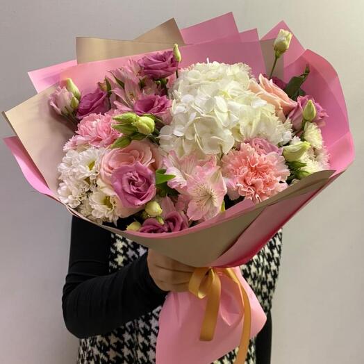 Pink delicate bouquet
