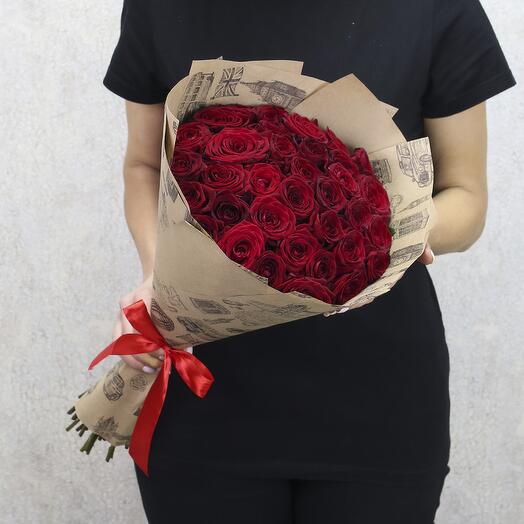 35 red Naomi roses 50 cm in kraft paper