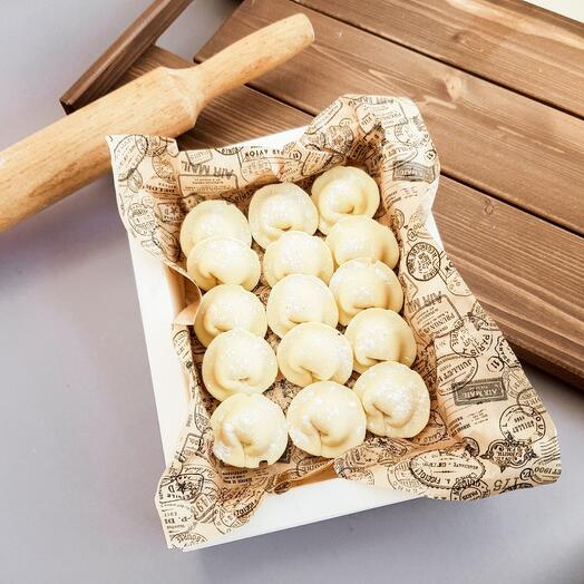 Шоколадные пельмени 15 штук из белого шоколада Callebaut