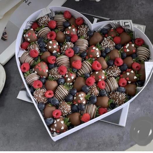 Клубничка в шоколаде1