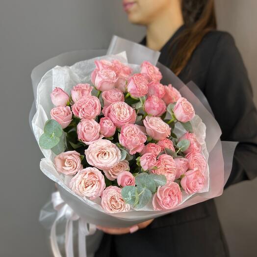St bouquet 44 из 11 кустовых пионовидных роз + эвкалипт