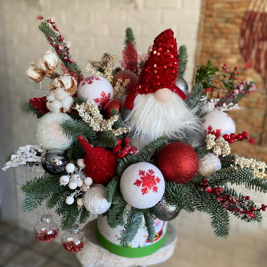 Композиция из нобмлиса «зимний гном»