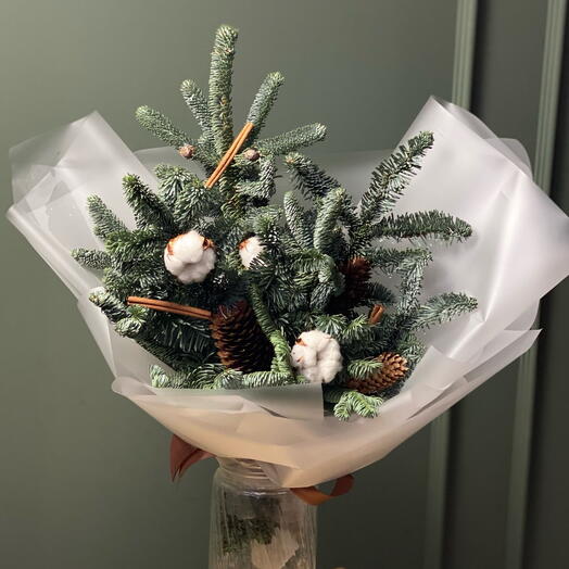 Зимнее настроение букет из ароматного нобилиса