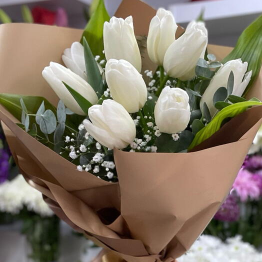 White tulip bouquet