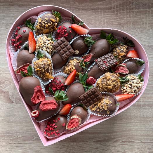 Клубника в шоколаде М