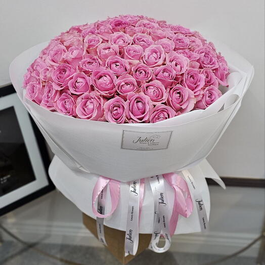 100 pink roses