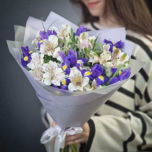 Charming Bouquet of Irises and Alstroemeria-1833