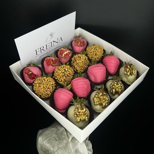 Клубника в шоколаде «Choco berry М» (16-20 шт)
