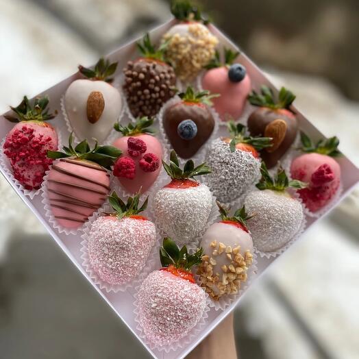 Бокс с клубникой в шоколаде