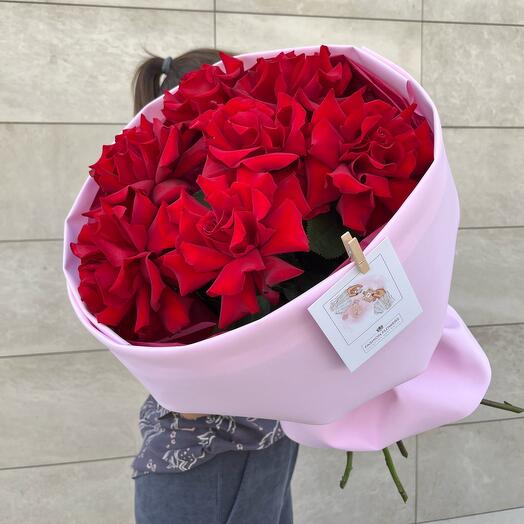 Букет из красных ажурных роз