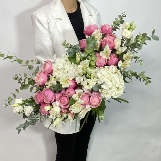 Букет с пионовидной розой