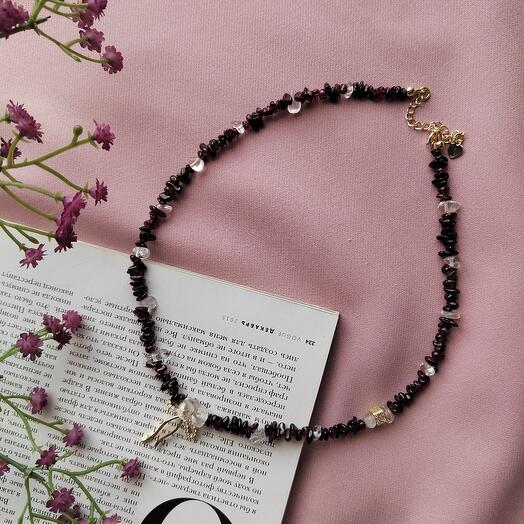 Ожерелье из граната и горного хрусталя