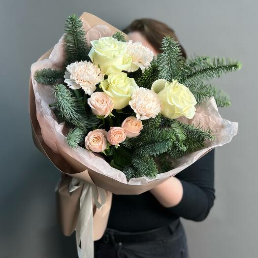 Зимний букет GF с нобилисом и розами