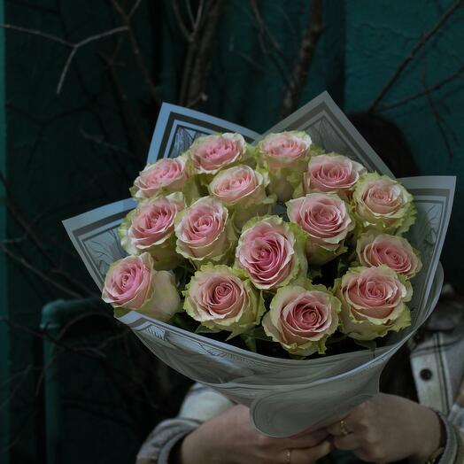 Bouquet of 15 pink roses