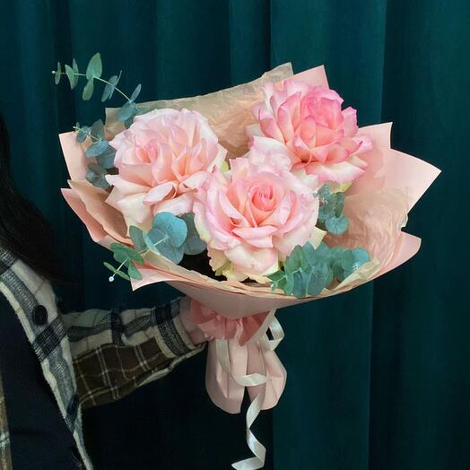 Букет комплимент 3 Французские розы