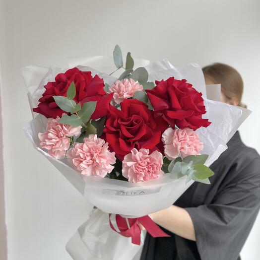 💕☺️Букет с малиновыми французскими розами, диантусами и эвкалиптом