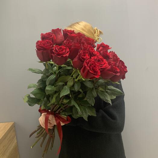 Букет из 21 красной розы