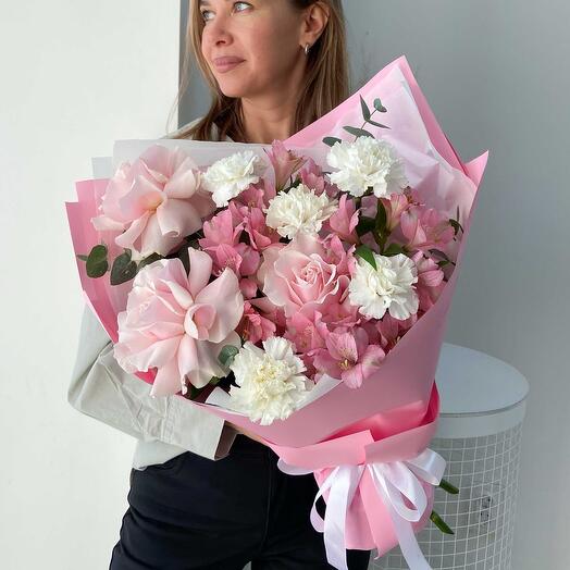 Букет бело-розовой гамме