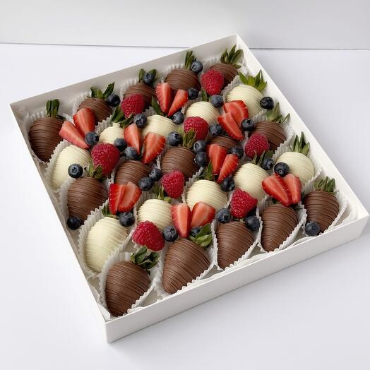 Chocolate-covered strawberries "King of the morning, Queen of the day - 25 berries"