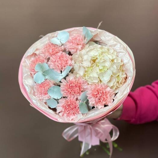 Mezcla con Hortensia y Dianthus