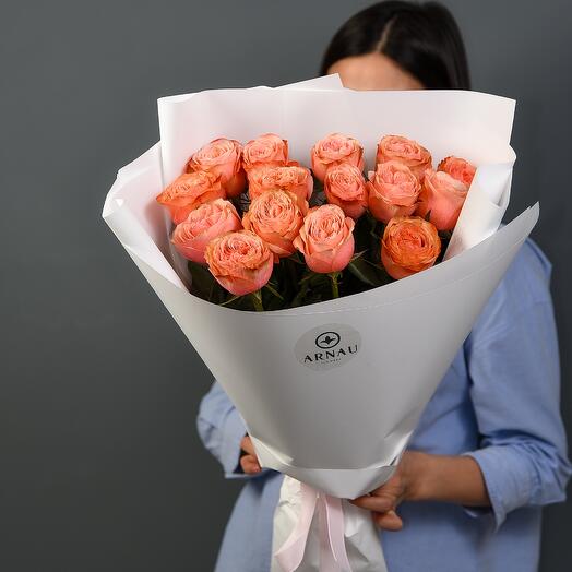 Монобукет из 15 пионовидных персиковых роз