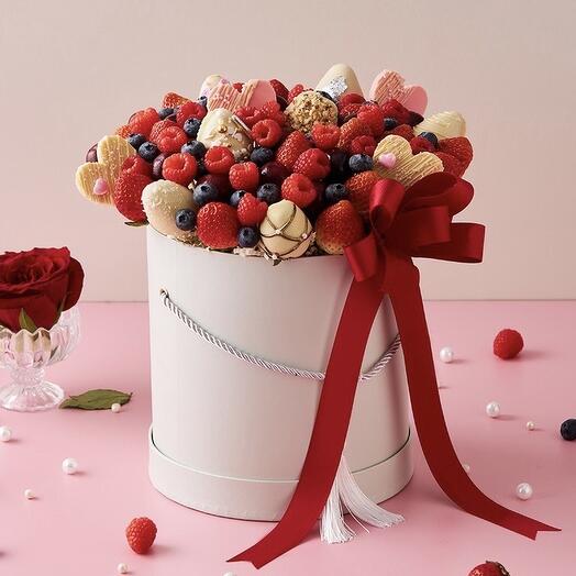 Bouquet of strawberries and berries "LOVE"