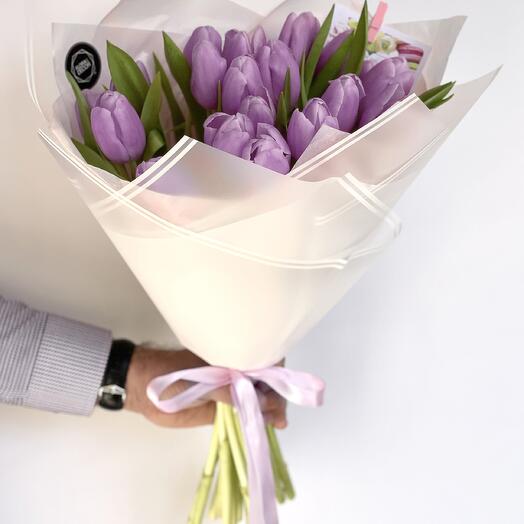 Lilac Tenderness of 19 Tulips