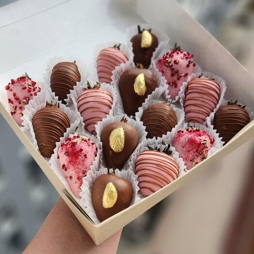 Клубника в шоколаде 16шт🥰