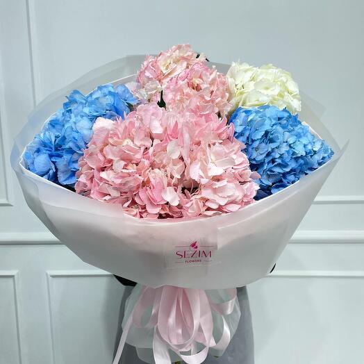 Букет из 5 гортензий