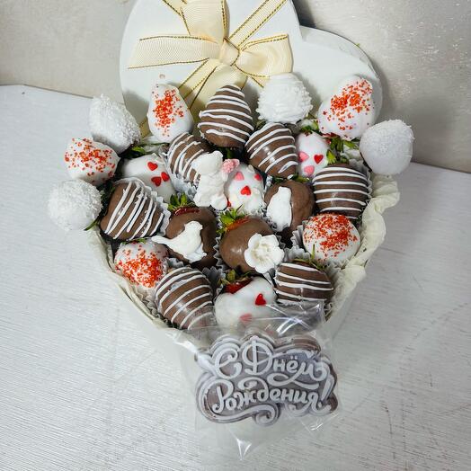 Клубника в шоколаде- с днем рождения 🍓