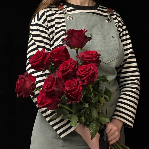 Mono♦️ «Роза красная_бордовая» прощальный букет из классических красных/бордовых 10 роз