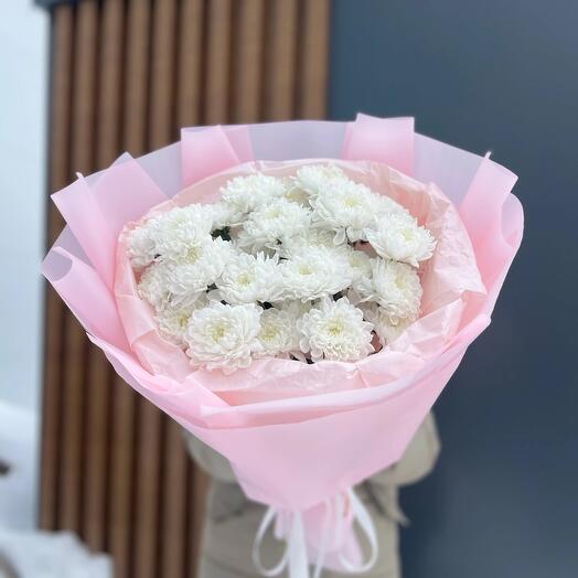 Пышный букет из кустовой хризантемы