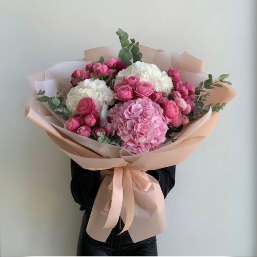 Акварельное утро— композиция с гортензией и розами