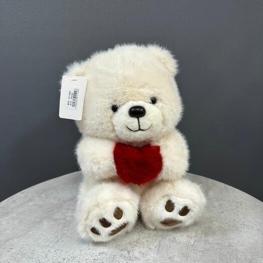 Мишка с сердцем белый