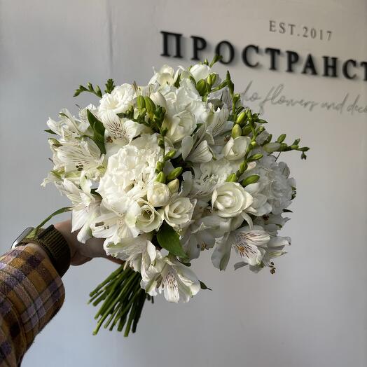 Букет невесты классический круглый