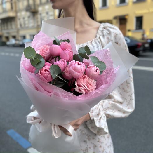 Mono bouquet compliment with peony-like roses and eucalyptus