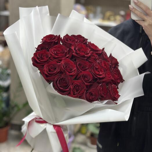 Букет из 25 красных роз