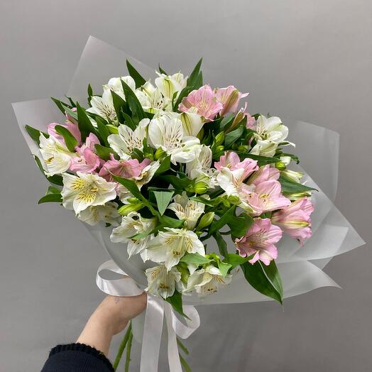 Альстромерия 9 штук в упаковке