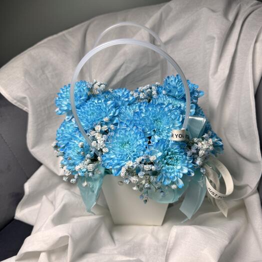 Сумочка голубых хризантем с гипсофилой 💙