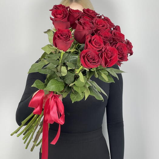 Букет из 17 премиальных бордовых роз 60см (37)