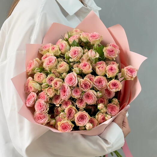 Single-variety bouquet of 15 peony-style pink spray roses, with care instructions and an aqua box. Art. F631