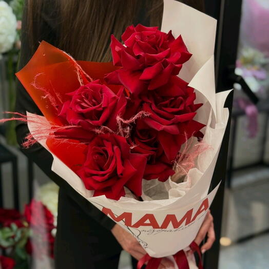 Букет из роз ко дню мамы