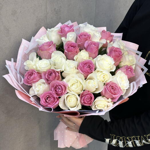 35 нежных роз