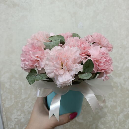 Композиция из гвоздик