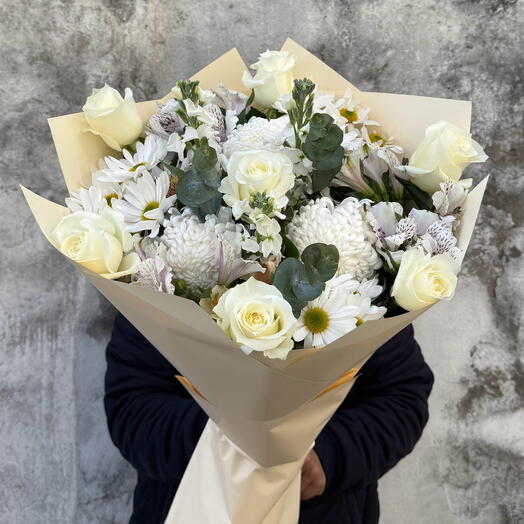 Букет из роз белоснежка