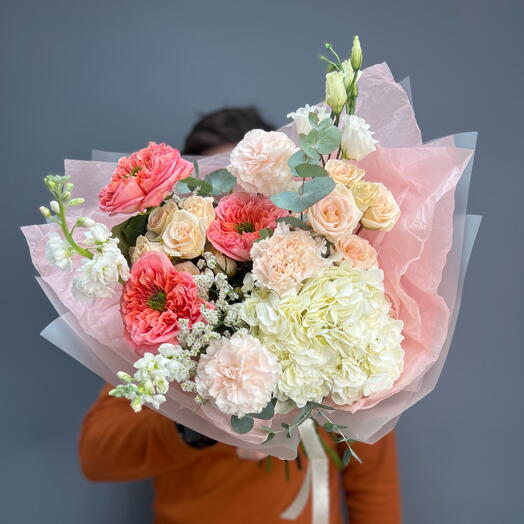 Шикарный авторский премиум букет с пион розами, гортензией и маттиолой