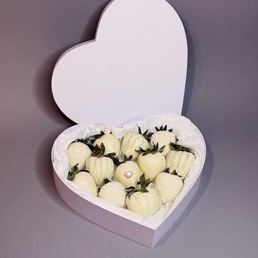 Клубника в шоколаде «Snowy heart»
